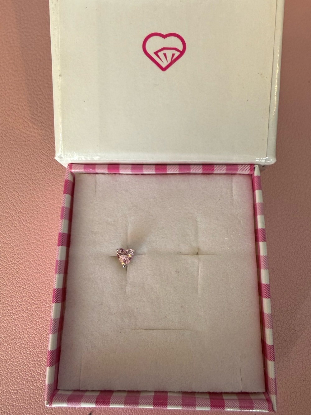 Beautiful sterling silver heart earring stud - Pink stone - only one stud